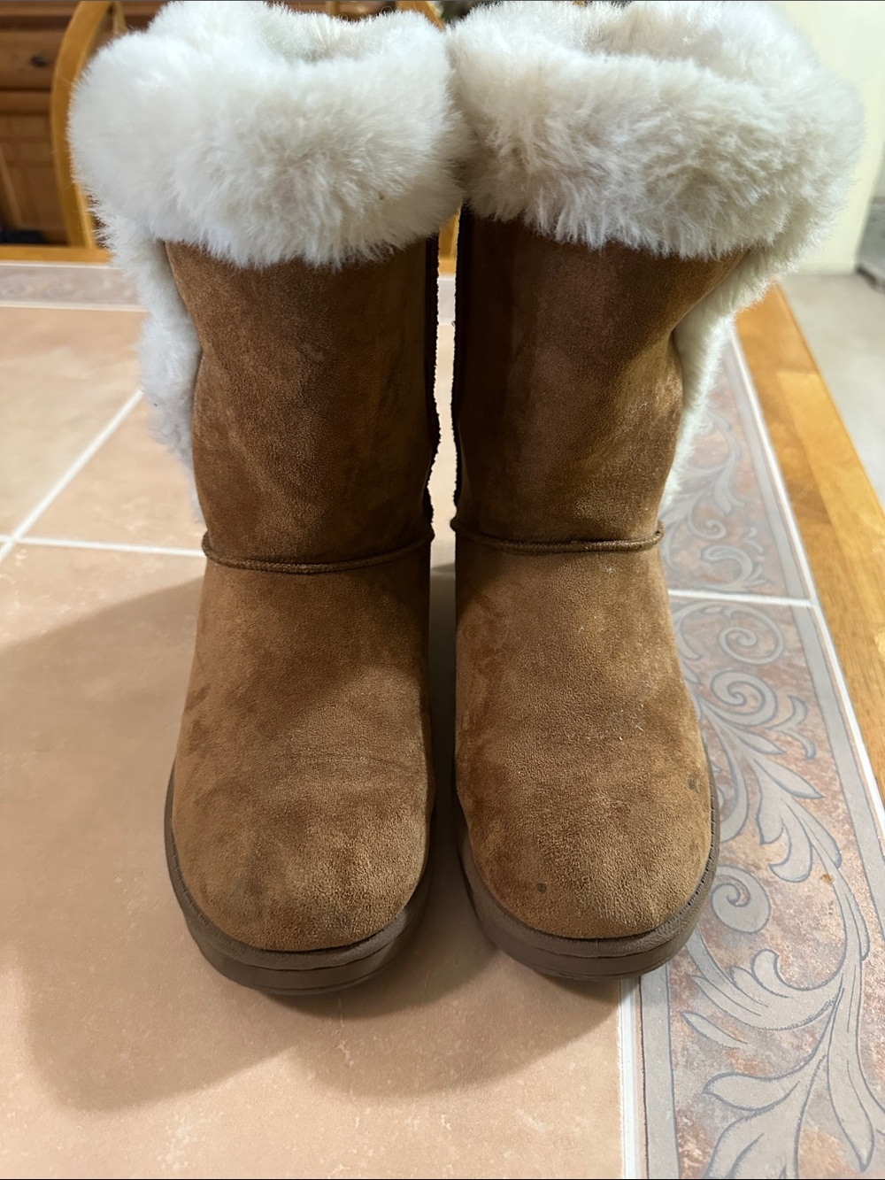 Cozy Women's Brown Suede Winter Boots with Cream Faux-Fur Cuff